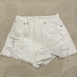 American Eagle White Highest Rise ‘90s Boyfriend Short